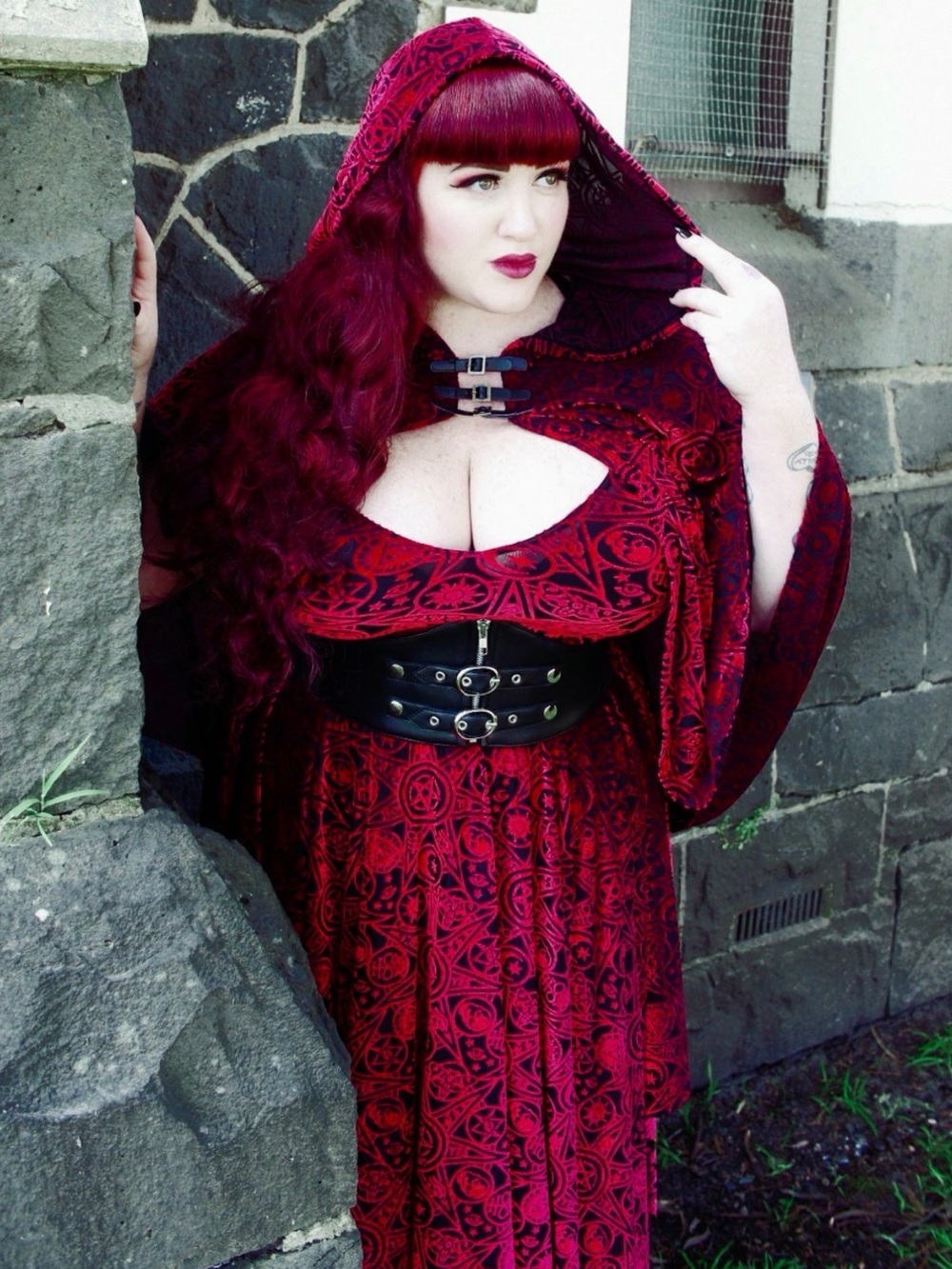 🧛🏻♀️🌹NWT HEX Blackmilk DISCONTINUED/RARE Velvet Asymmetrical Handkerchief Dress - Picture 12 of 15